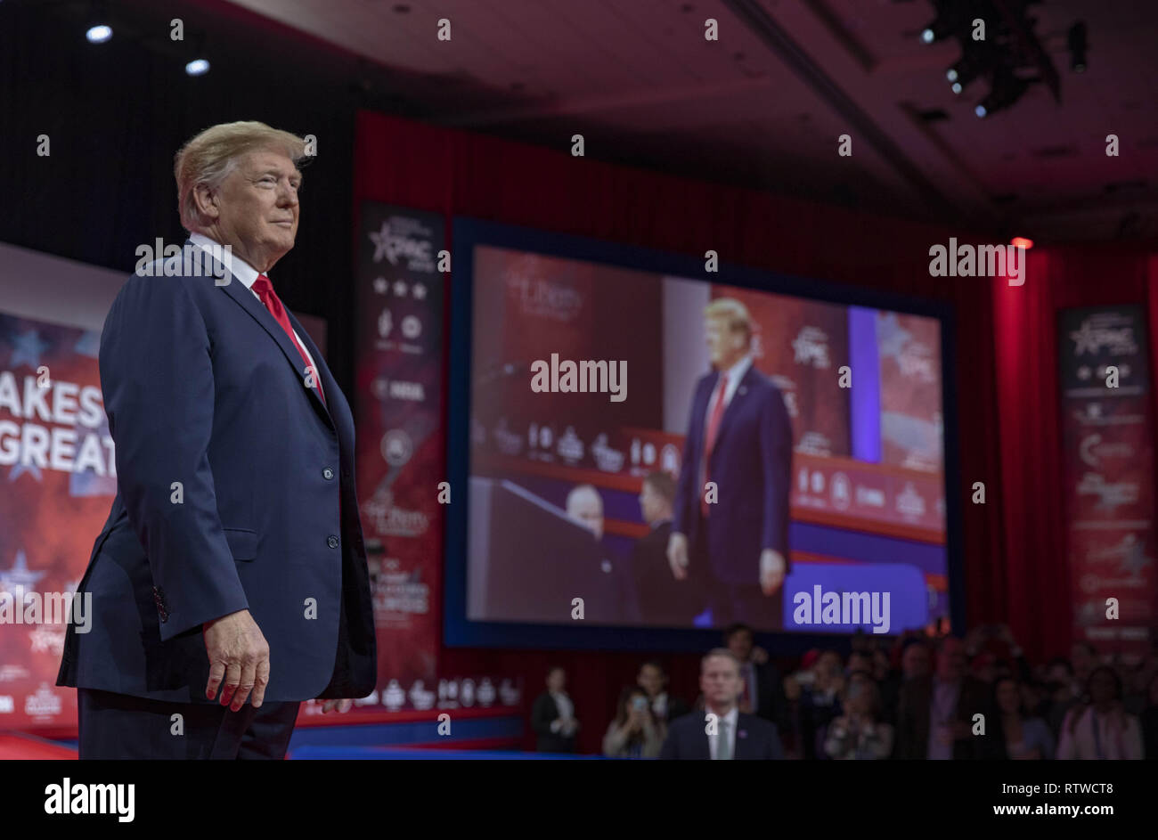 Oxon Hill, Maryland, USA. 2e Mar, 2019. Le Président américain Donald Trump partisans accueille au cours de la CPAC 2019 02 mars, 2019 à Washington, DC. L'American Conservative Union européenne accueille la conférence annuelle de l'action politique conservateur pour discuter du programme conservateur Crédit : Tasos Katopodis/CNP/ZUMA/Alamy Fil Live News Banque D'Images