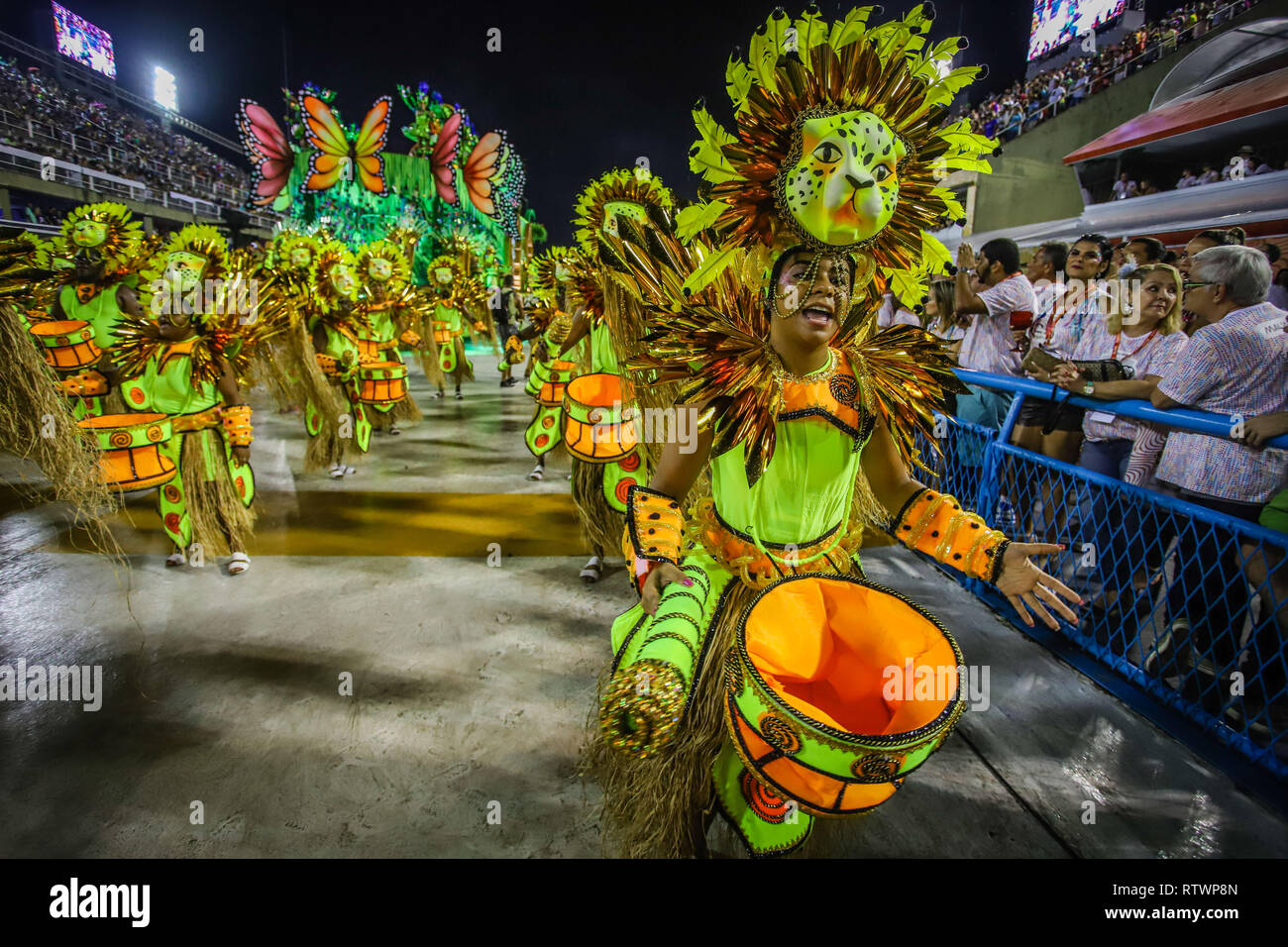 Rio de Janeiro, Brésil. 06Th Mar, 2019. Membre de l'Estácio de Sá école de samba pendant le Carnaval 2019 Défilé de série A dans la place Marques do Sapucaí Sambódromo dans la ville de Rio de Janeiro ce samedi, 02. (Photo : William Volcov/Brésil Photo Presse) Credit : Brésil Photo Presse/Alamy Live News Banque D'Images