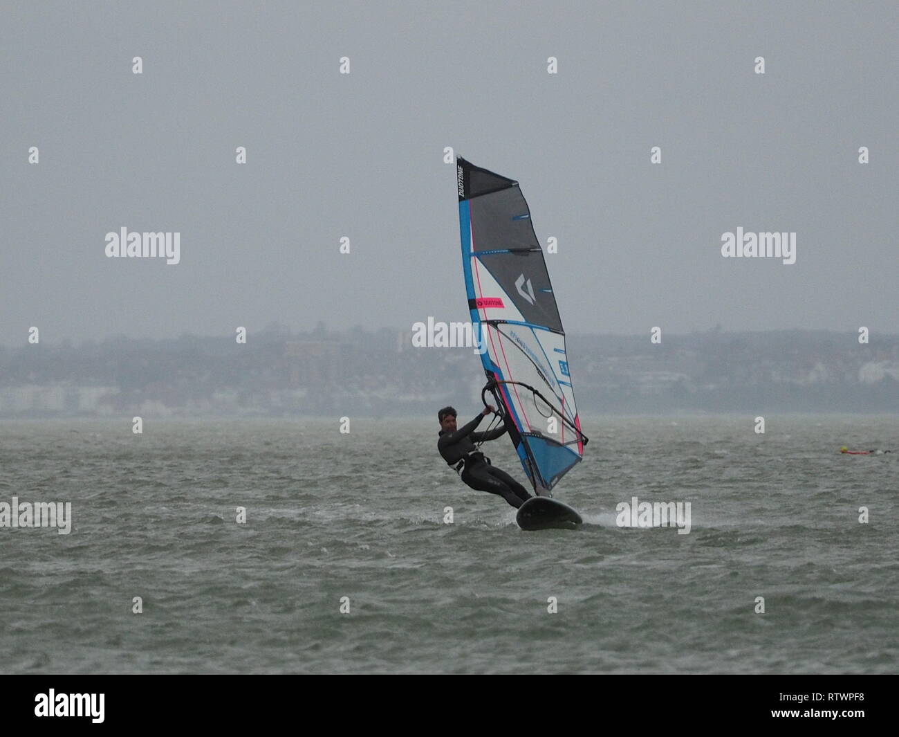 Minster sur mer, Kent, UK. 3 mars, 2019. Météo France : un temps venteux et pluvieux à Minster sur mer, Kent que storm Freya hits. Credit : James Bell/Alamy Live News Banque D'Images