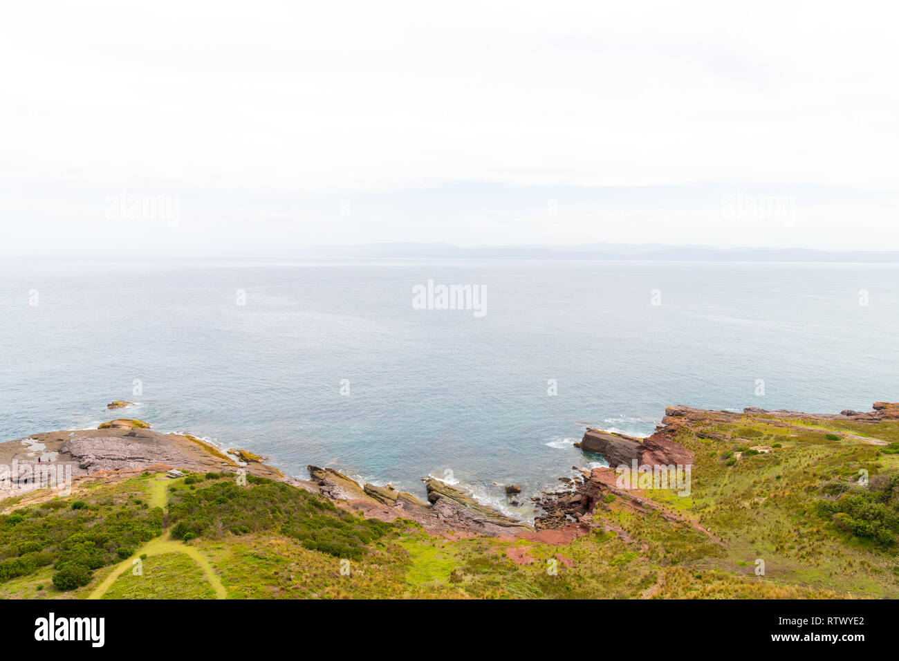 Vue sur la pointe du Cap Vert Côte, situé dans le Parc National Ben Boyd, NSW, Australie. Banque D'Images