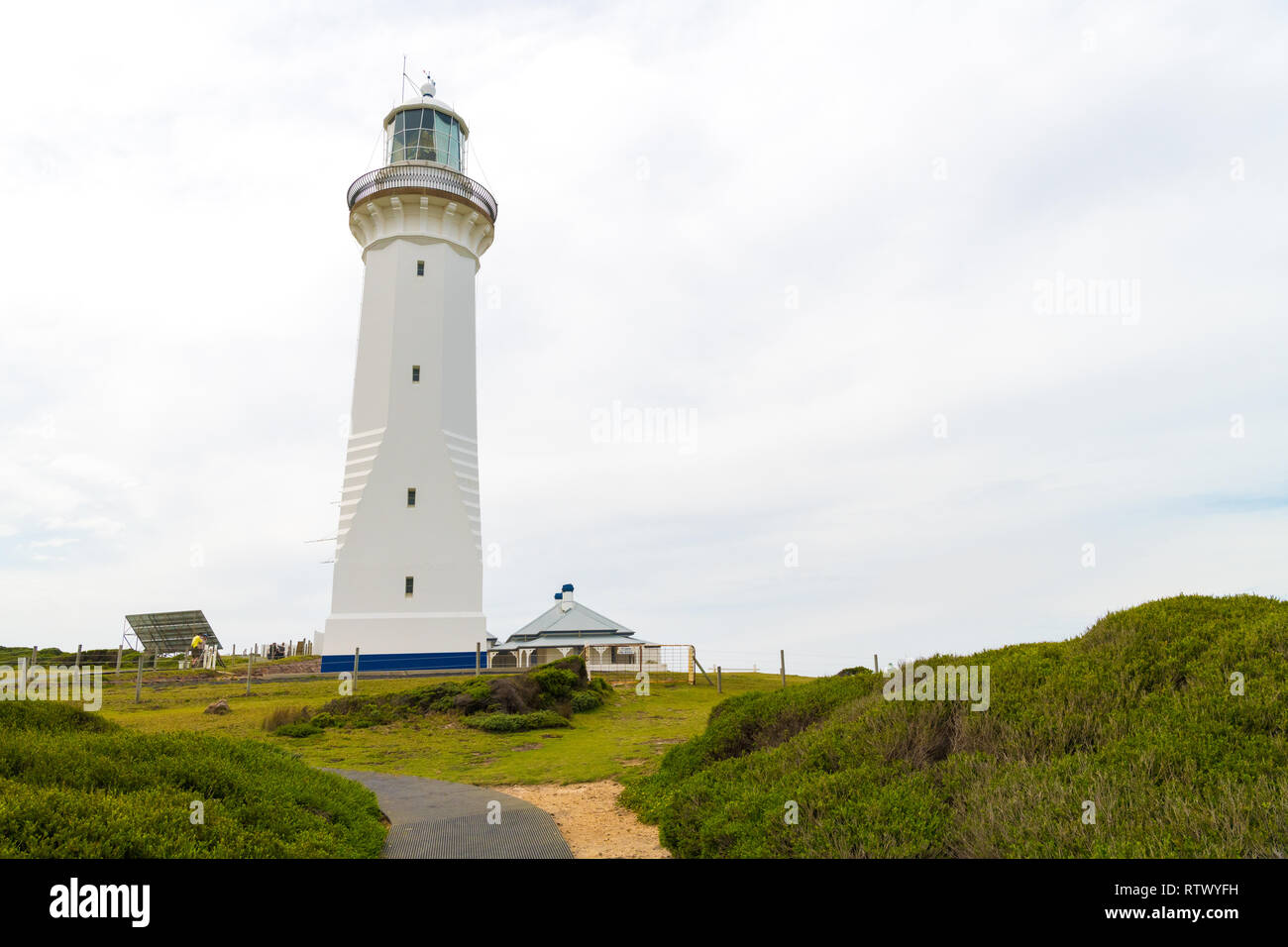 Phare du Cap Vert, , Australia-December 31, 2018 : vue sur phare du Cap Vert à distance, l'extrémité sud de phare en Nouvelle Galles du Sud, locat Banque D'Images
