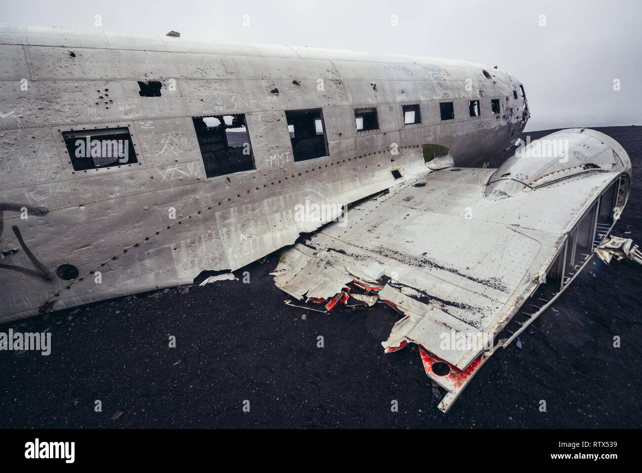 US Navy Super Douglas DC-3 sur un Solheimasandur plane Wreck Beach dans le sud de l'Islande Banque D'Images