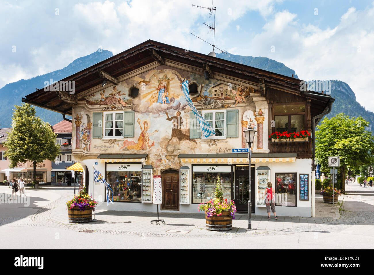 GARMISCH - Juillet 6 : bâtiment peint historique Haus Jocher à Garmisch-Partenkirchen, Allemagne en été le 6 juillet 2016. Banque D'Images
