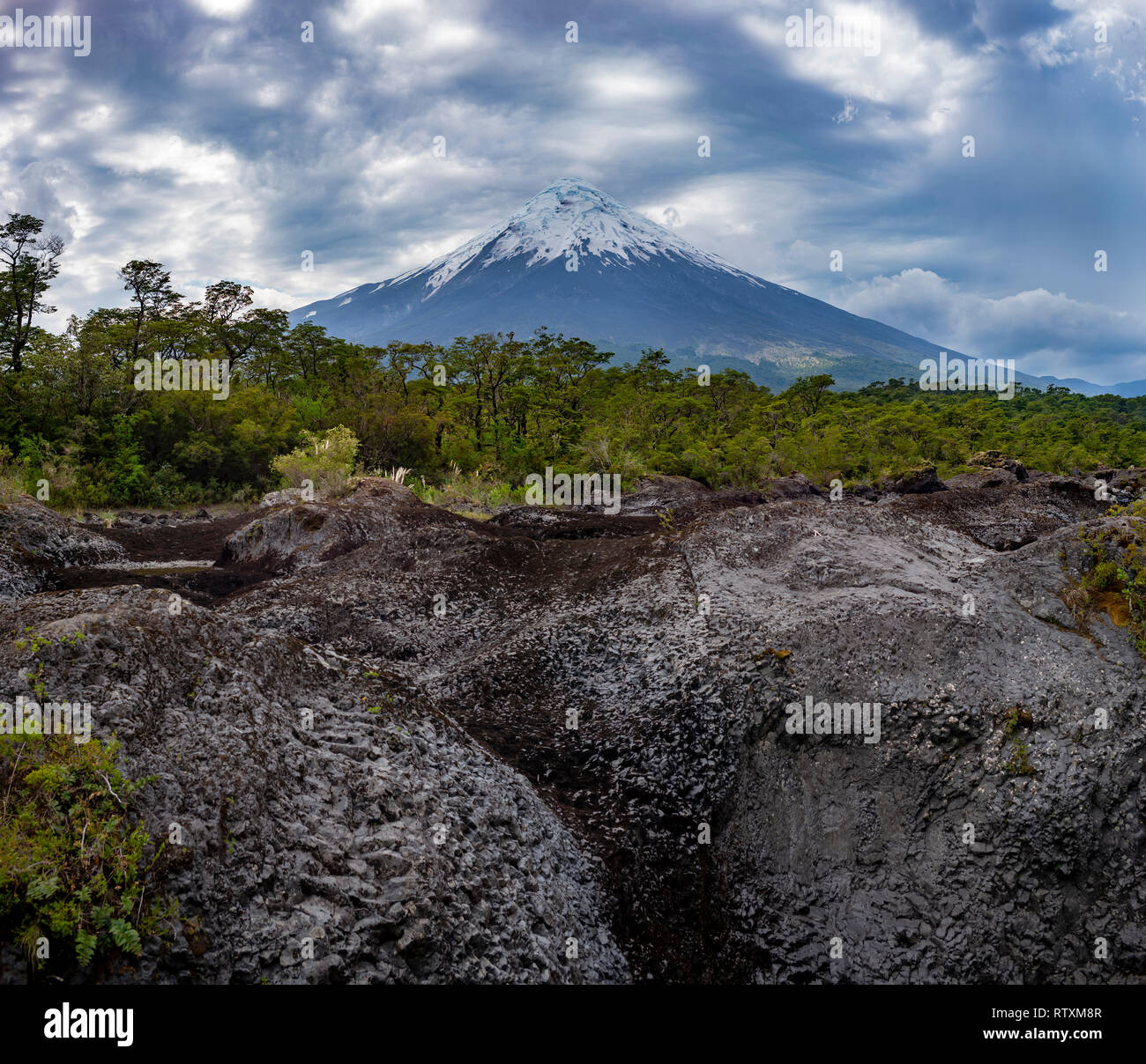 Chemin de la désolation, volcan Osorno, Chili, Amérique du Sud. Banque D'Images