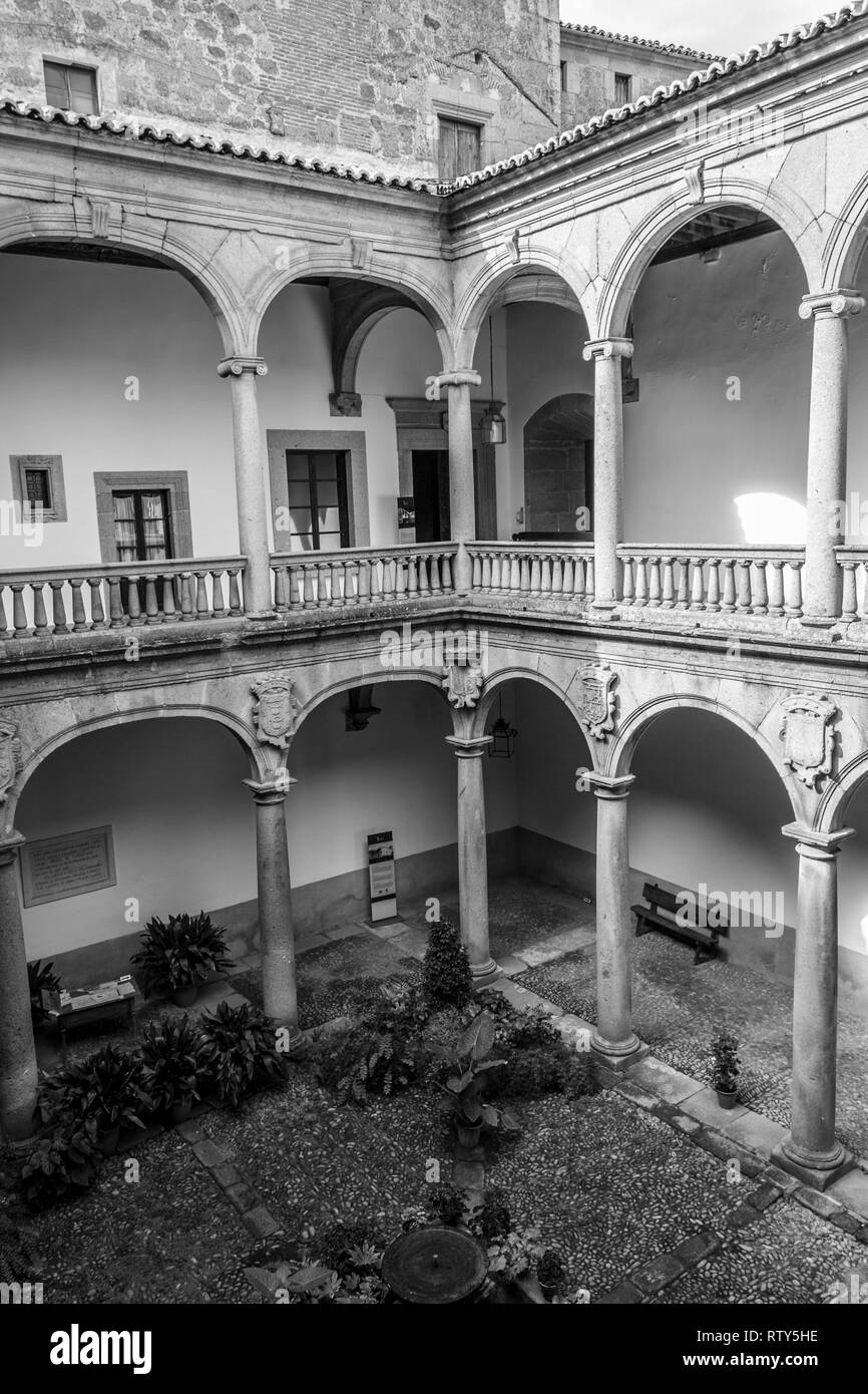 Patio au Palace de Mirabell à Plasencia (Espagne) Banque D'Images