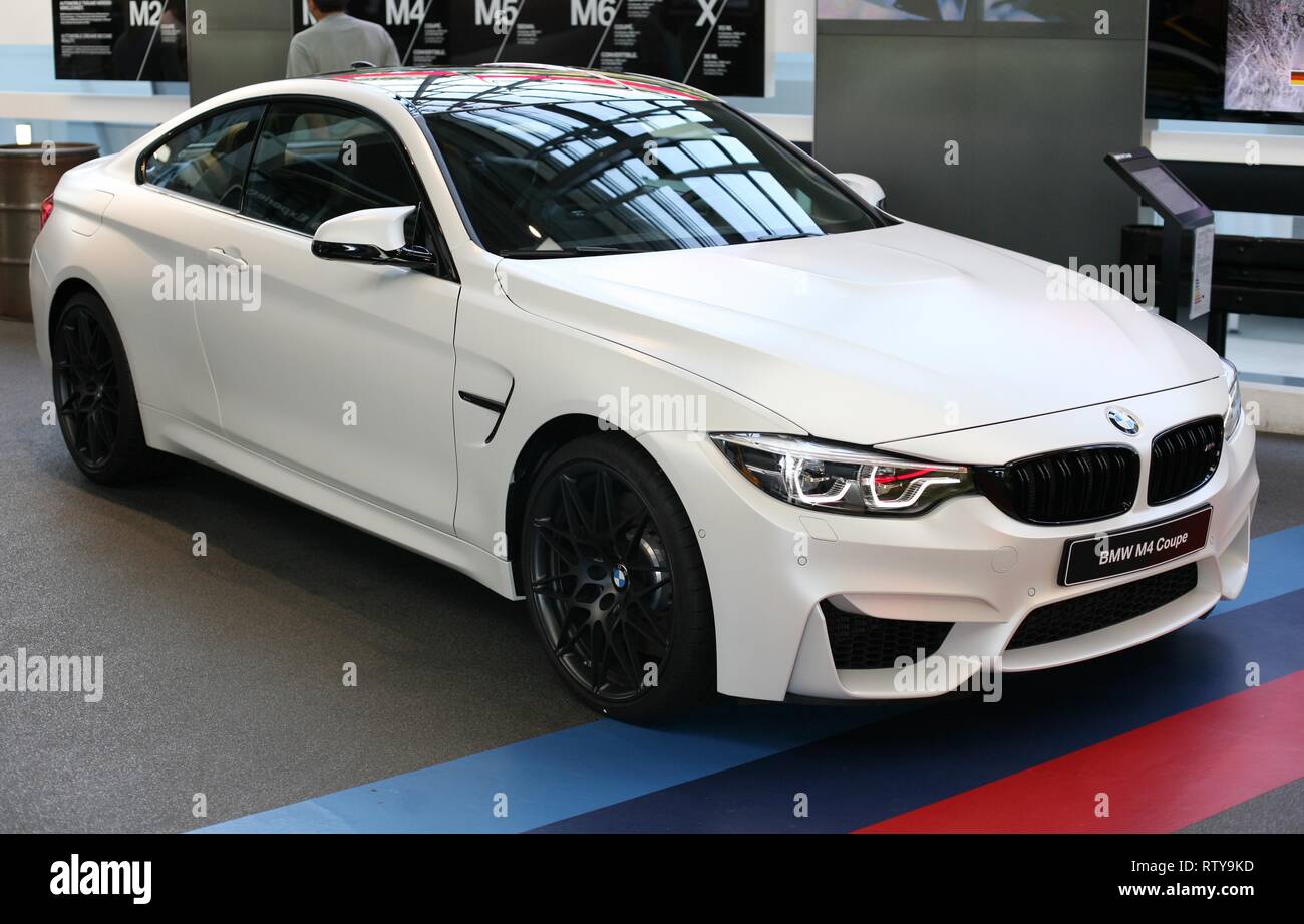 La voiture BMW Museum de Munich Bavaria Allemagne Banque D'Images
