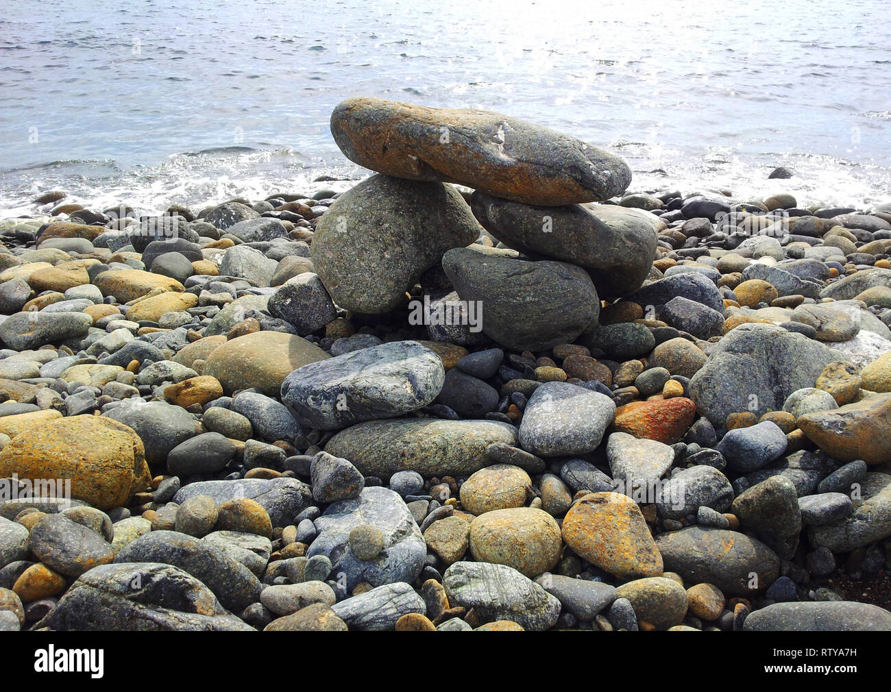 Stock de pierres, sur la mer Banque D'Images