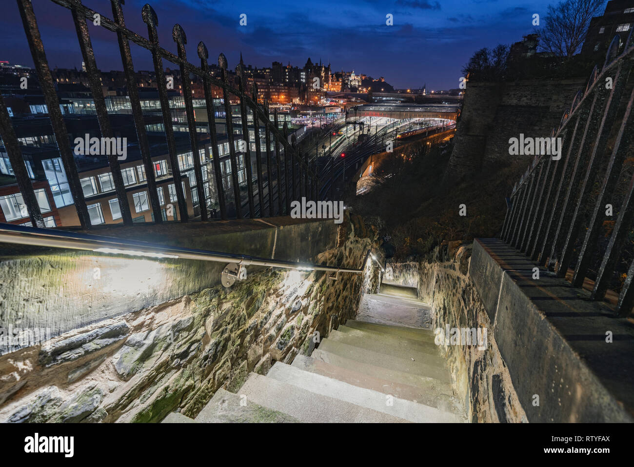 Nouvelle rénovation l'échelle de Jacob avec escalier reliant Canongate Calton Hill, à Édimbourg, Écosse, Royaume-Uni Banque D'Images