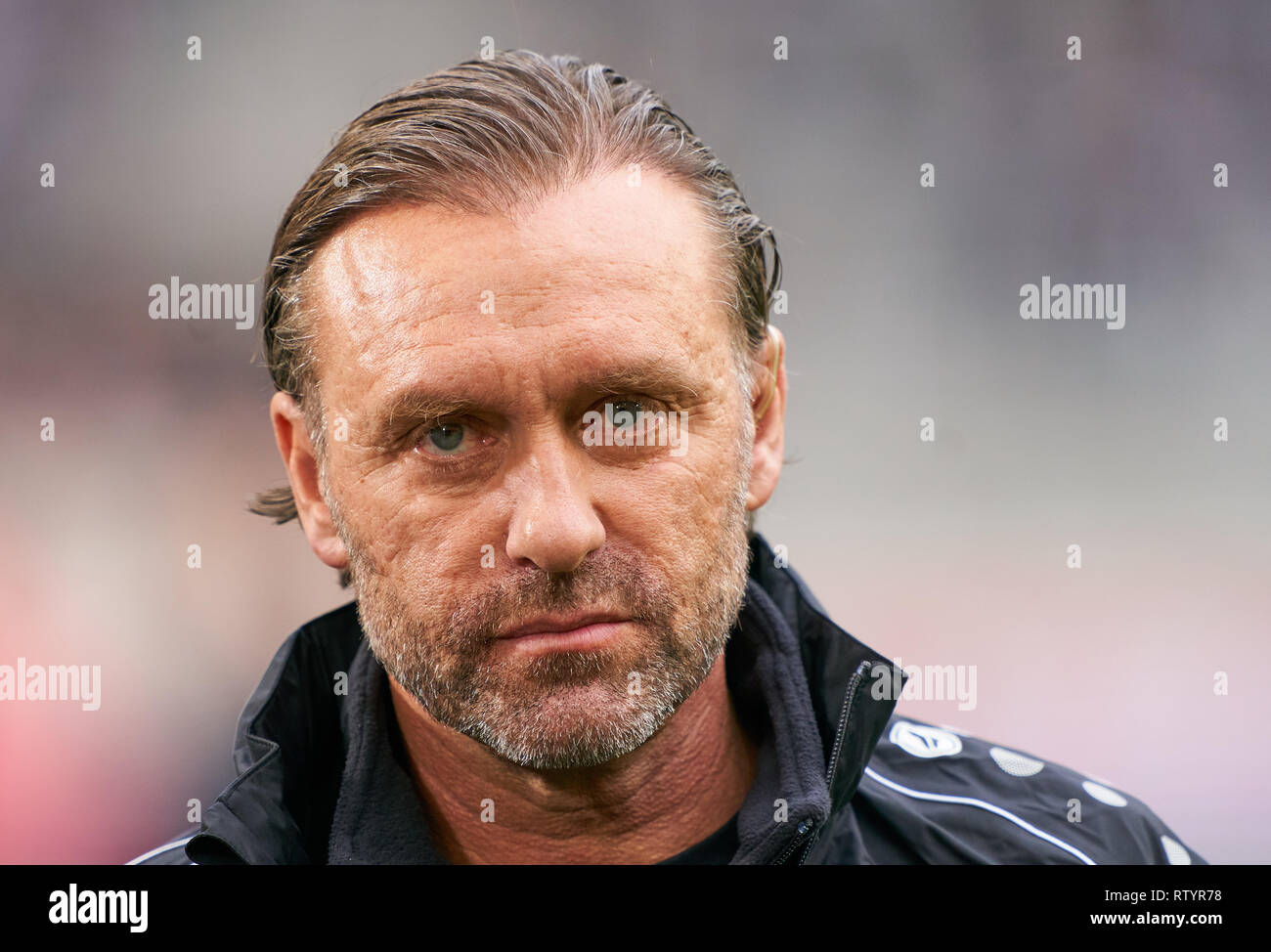Stuttgart, Allemagne . 06Th Mar, 2019. Thomas DOLL, H96 headcoach, coach, manager de l'équipe, demi-taille, le portrait, le VFB STUTTGART - Hanovre 96 - DFL RÈGLEMENT INTERDIT TOUTE UTILISATION DES PHOTOGRAPHIES comme des séquences d'images et/ou quasi-vidéo - 1.LDF Ligue de soccer allemand , Stuttgart, 3 mars 2019, de la saison 2018/2019, journée 24, H96 Crédit : Peter Schatz/Alamy Live News Banque D'Images