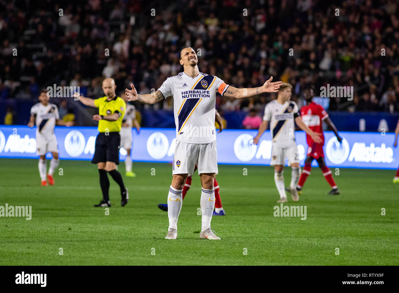 Carson, USA. 2 mars, 2019. Zlatan Ibrahimovic (9) crie à l'agonie après avoir raté une occasion sur le bénéfice net. Crédit : Ben Nichols/Alamy Live News Banque D'Images