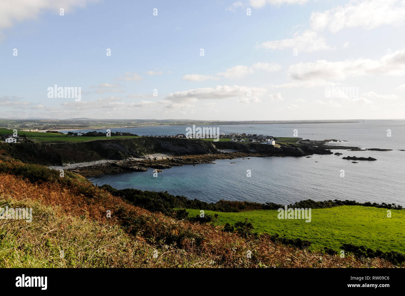Port de St Mary, une petite ville avec des kilomètres de plages de sable et côtes rocheuses sur la côte sud-ouest de l'île de l'homme face à la mer d'Irlande. L'I Banque D'Images