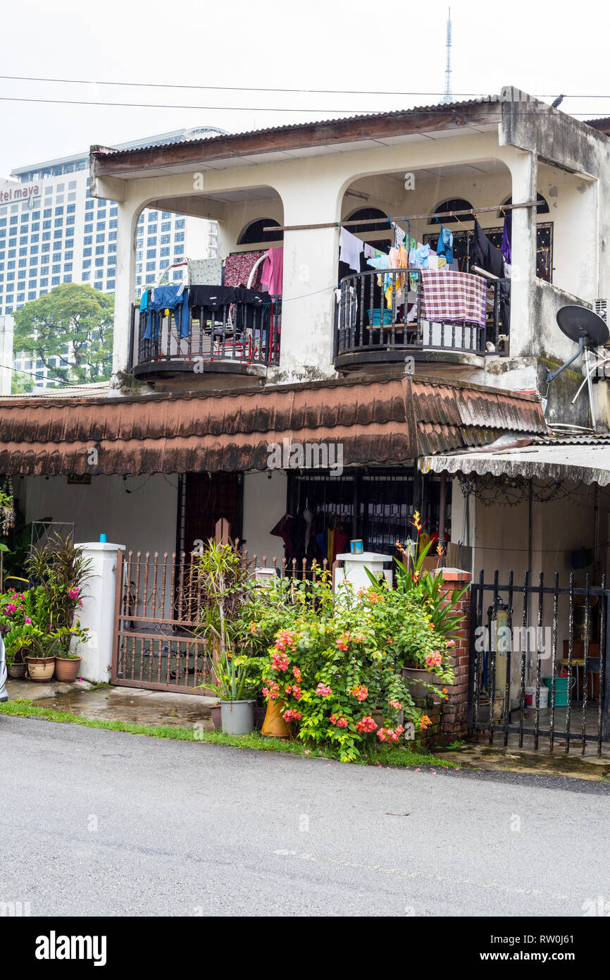 Kampung Baru, typique maison familiale privée en Enclave malaisienne traditionnelle, Kuala Lumpur, Malaisie. Banque D'Images