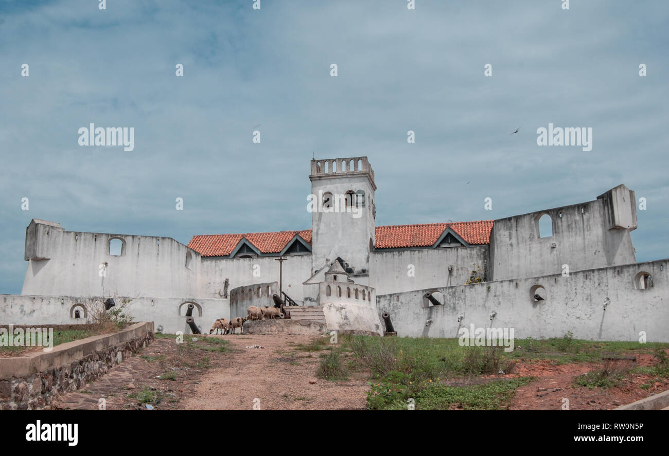 Une belle photo de la Fort Saint Jago, dans la ville côtière de Elmina, Ghana, Afrique de l'Ouest Banque D'Images