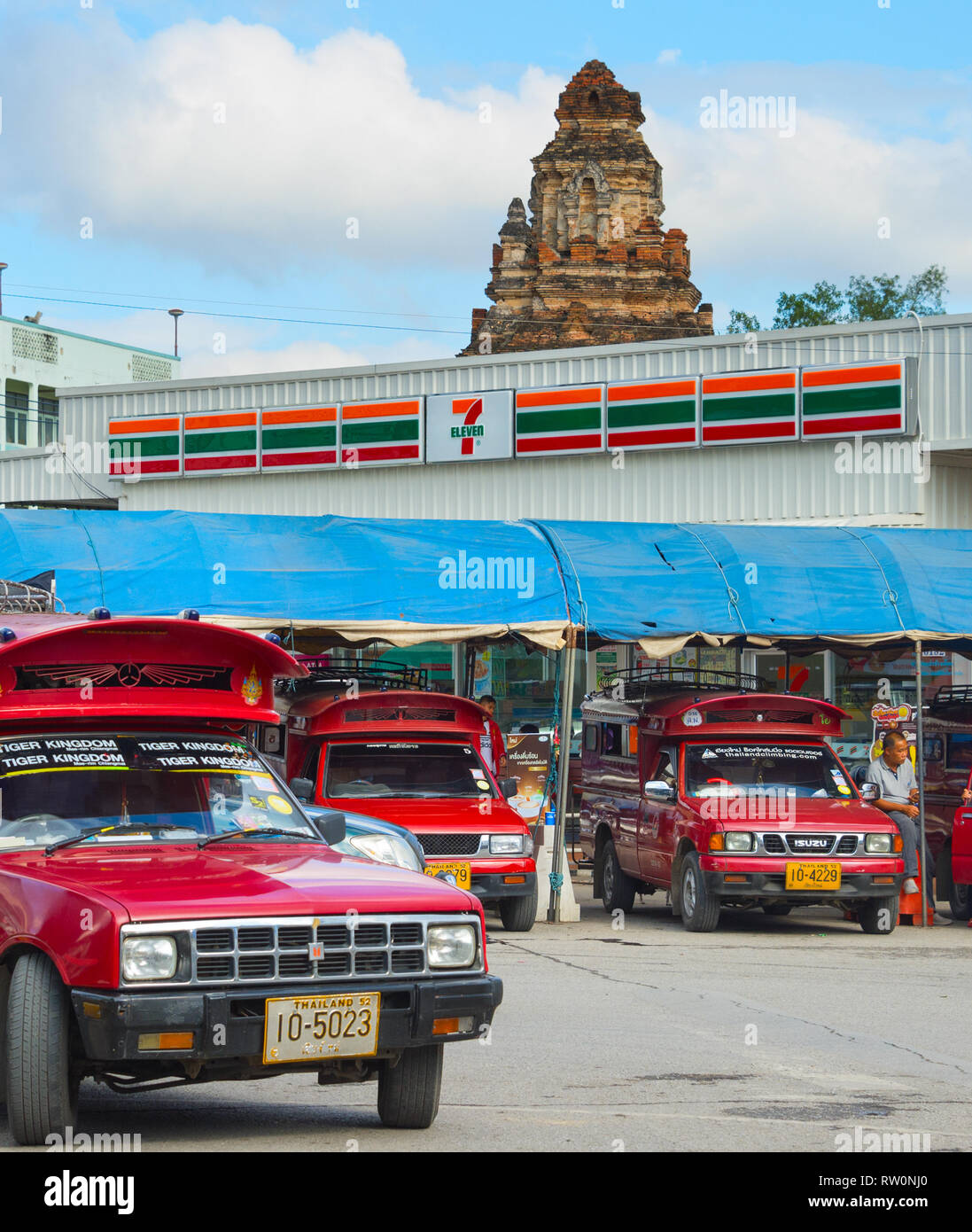 CHIANG MAI, THAÏLANDE - 12 janvier 2017 : les personnes à la gare routière de Chiang Mai. Chiang Mai est considérant que la culture capitale de la Thaïlande et de destinations touristiques Banque D'Images