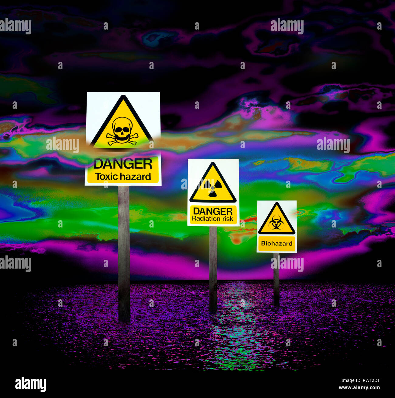 Signes de danger signalisation de danger dans une dystopie numérique de l'air et l'eau, de nappes d'huile tourbillonnant où une fois avait des nuages... Banque D'Images