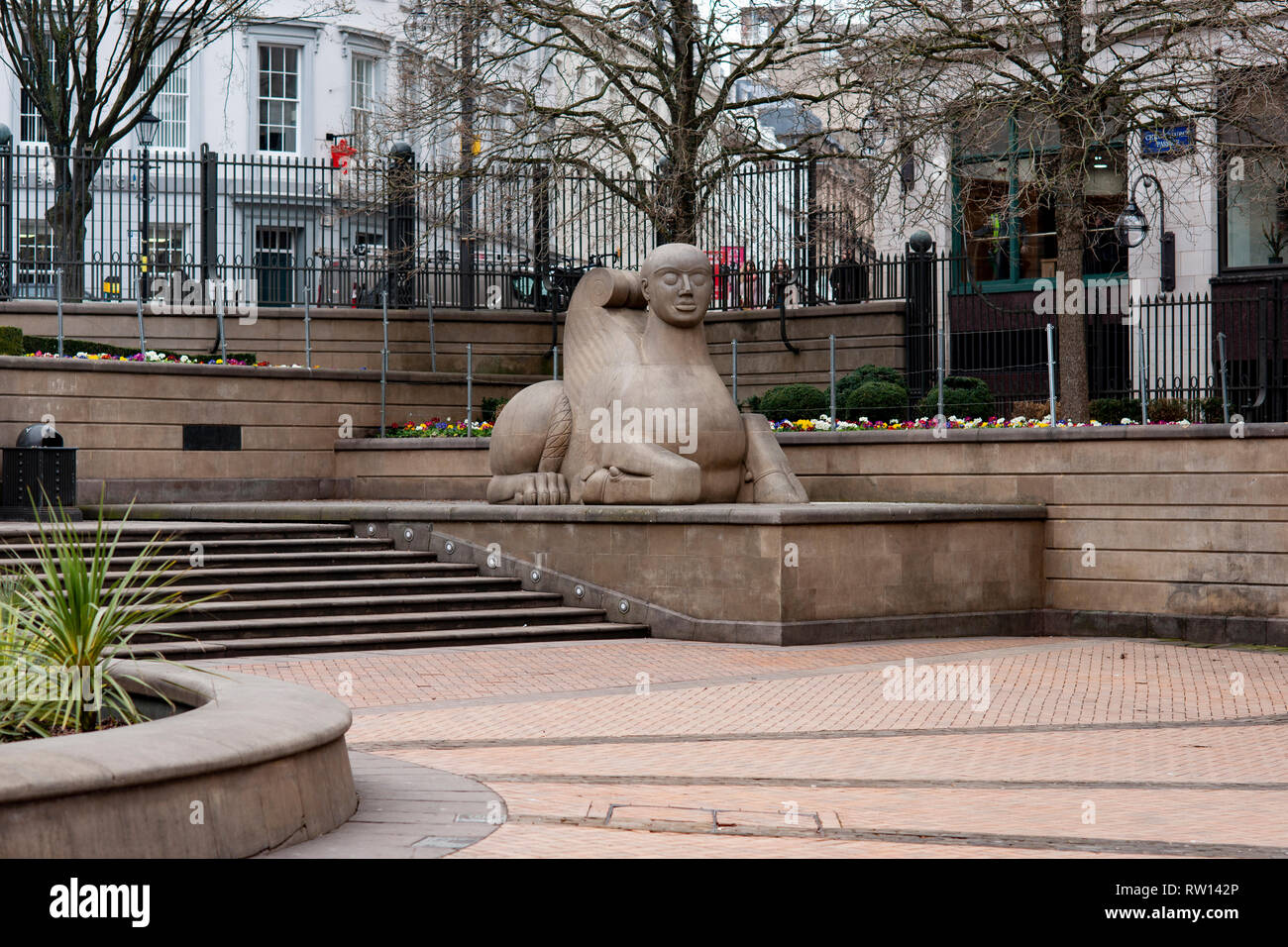 Vue de Victoria Square, Birmingham. Éléments de l'art public appelée la rivière conçu par Dhruva Mistry Banque D'Images