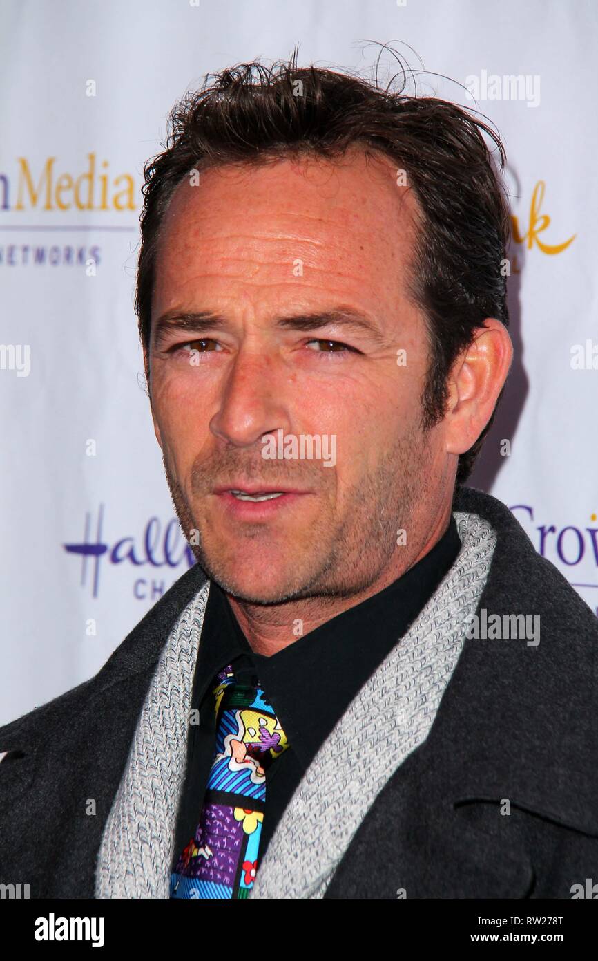 ***PHOTO*** LUKE PERRY MORT À 52 Luke Perry à l'Hallmark Channel et Hallmark Channel Film Hiver 2013 Gala de TCA, Huntington Library et jardins, San Marino, CA 01-04-13 David Edwards/DailyCeleb/MediaPunch Banque D'Images