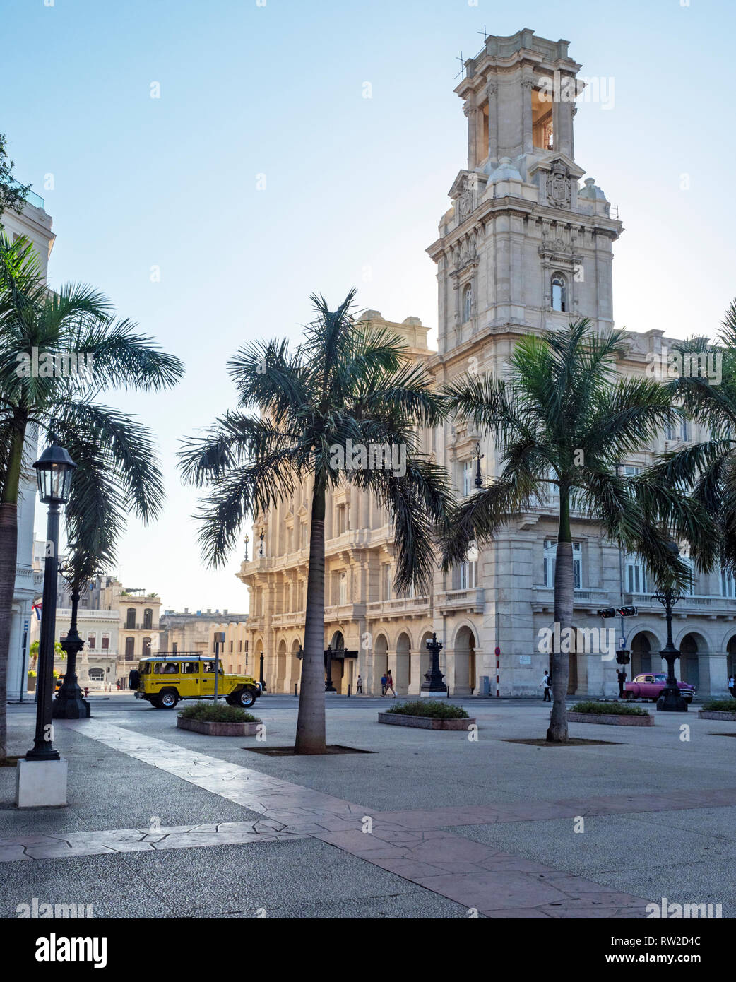 Museo Nacional de Bellas Artes - Arte Universal (Galerie Nationale d'Art) en face du Parque Central sur Agramonte, centre de La Havane, capitale de Cuba Banque D'Images