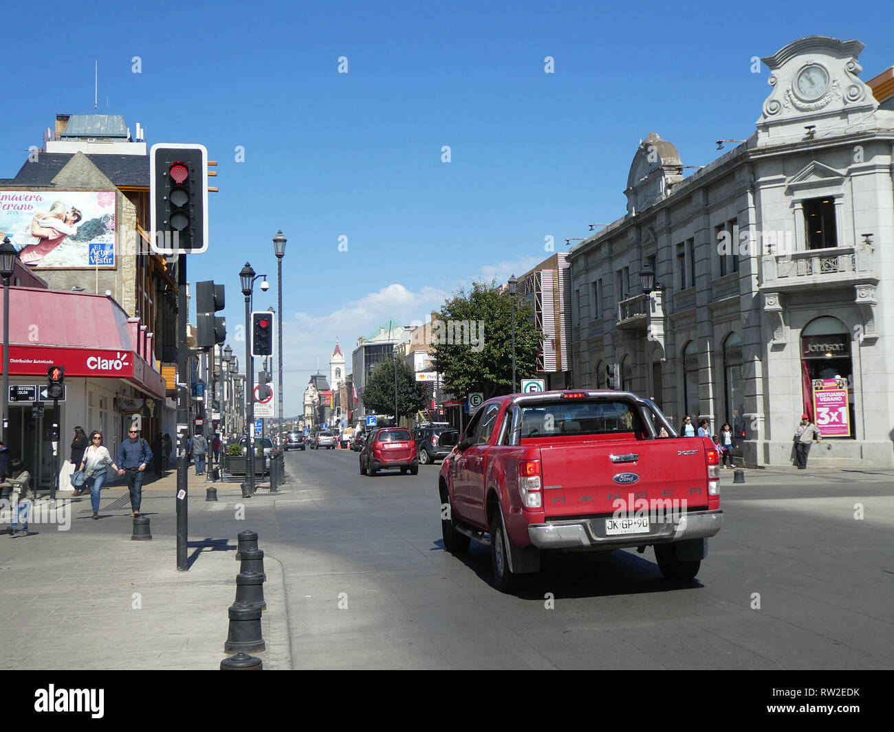 Les feux de circulation à l'intersection de la route du Chili 2019 Scène de rue Banque D'Images