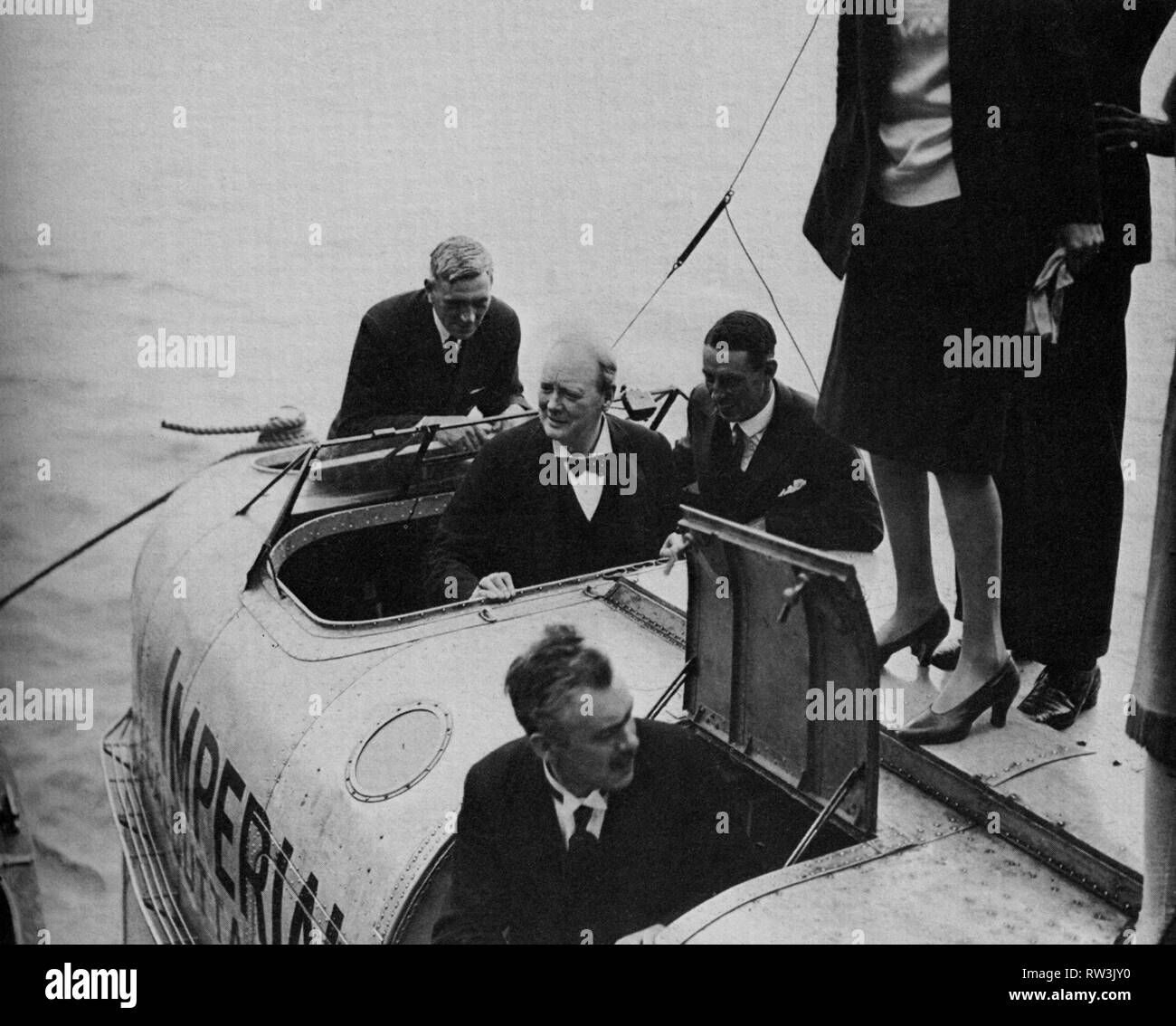 Winston Churchill à bord d'un bateau-avion Imperial Airways « Calcutta ». 1928 Banque D'Images