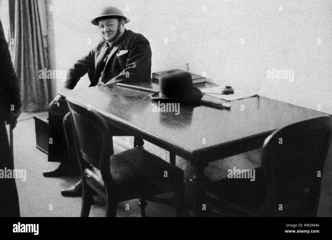 Winston Churchill dans un abri anti-aérien à Ramsgate. 28 août 1940 Banque D'Images