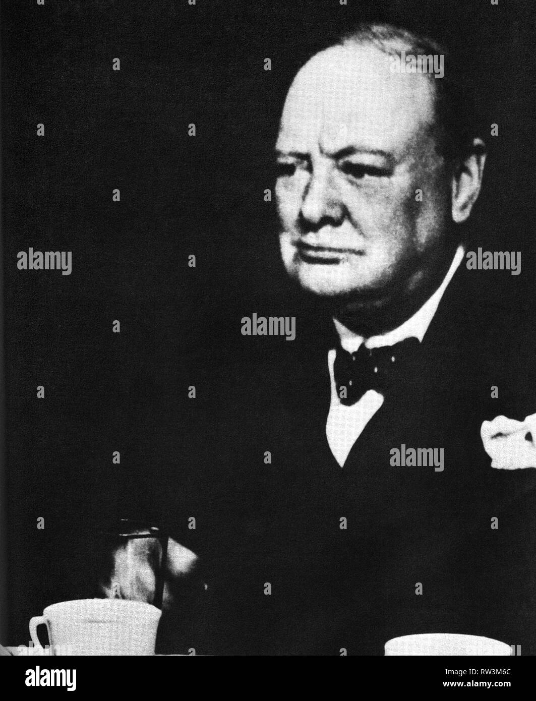 Winston Churchill se lançant en lunch avec le président Benes et les dirigeants tchèques exilés , août 1941 Banque D'Images
