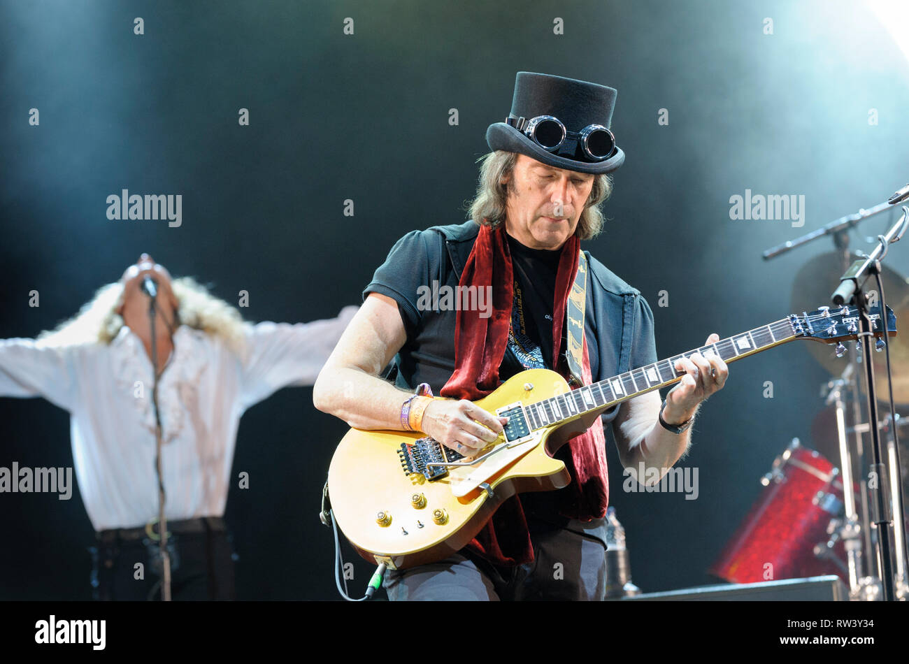 Steve Hackett et Nad Sylvan effectuant à la Fairport's Cropredy Convention, le 7 août 2014 Banque D'Images