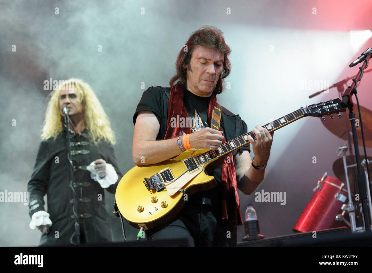 Steve Hackett et Nad Sylvan se produisant au Festival Cropredy, le 7 août 2014 Banque D'Images