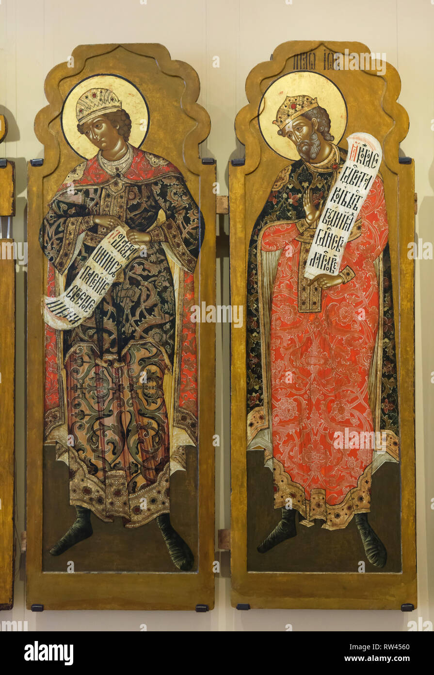 Saint Job (R) et un caractère biblique décrit dans les icônes russes de l'icône de l'école de peinture de Yaroslavl (1654) à partir d'un ancêtre d'un niveau l'iconostase en exposition dans le musée d'Art à Yaroslavl Yaroslavl, la Russie. Banque D'Images