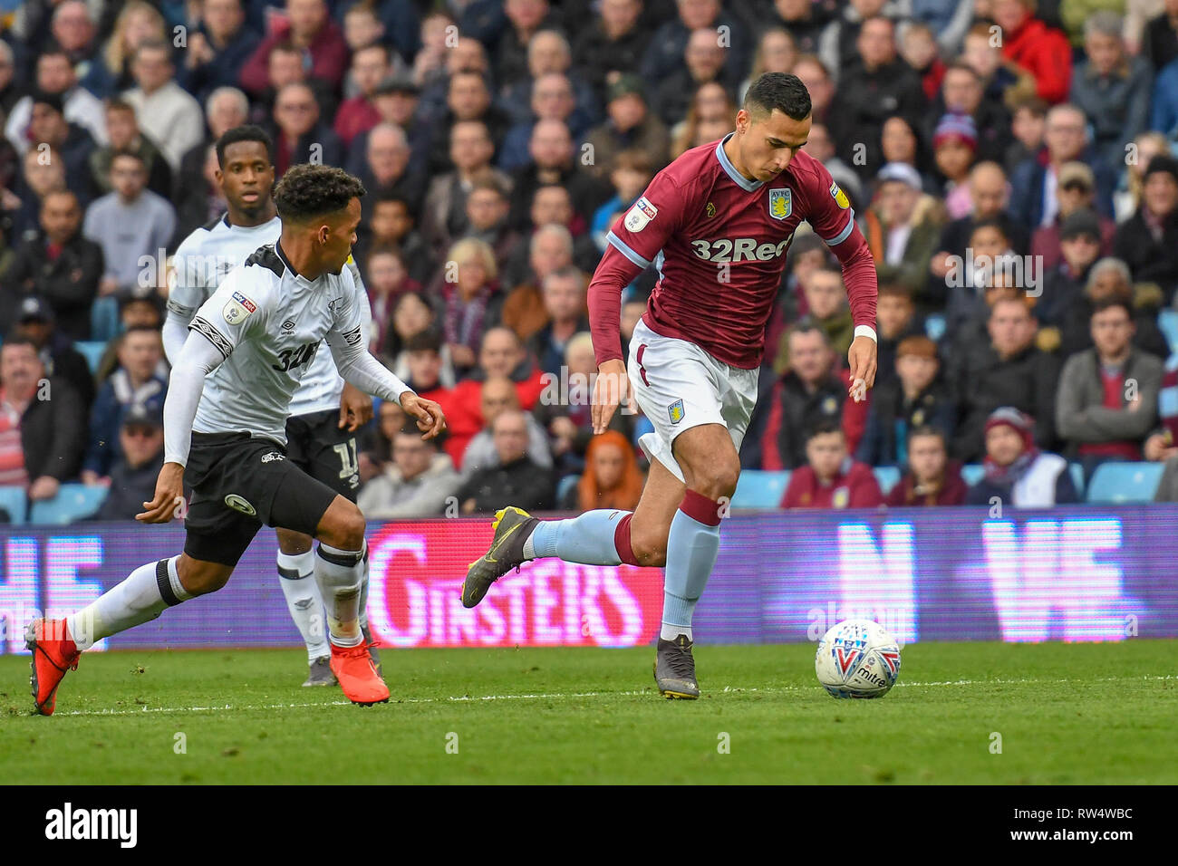 2 mars 2019, la Villa du Parc, Birmingham, Angleterre ; Sky Bet Championnat, Aston Villa vs Derby County : Anwar El Ghazi (22) de Aston Villa décompose le wing Crédit : Gareth Dalley/News Images images Ligue de football anglais sont soumis à licence DataCo Banque D'Images