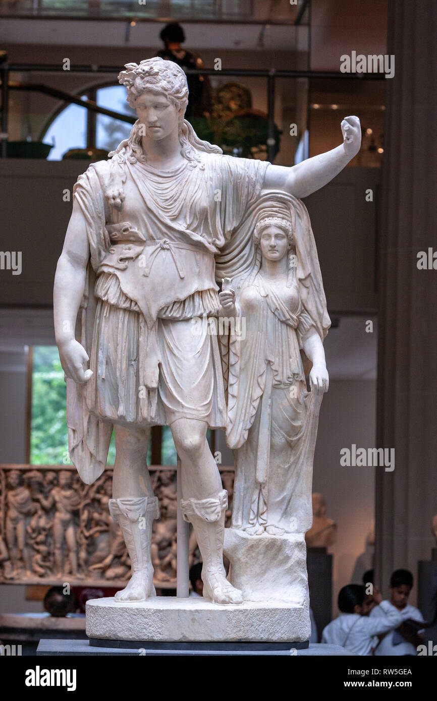 En statue romaine de Dionysos s'appuyant sur une figure féminine ('espère que Dionysos'), le Metropolitan Museum of Art, Manhattan, New York USA Banque D'Images