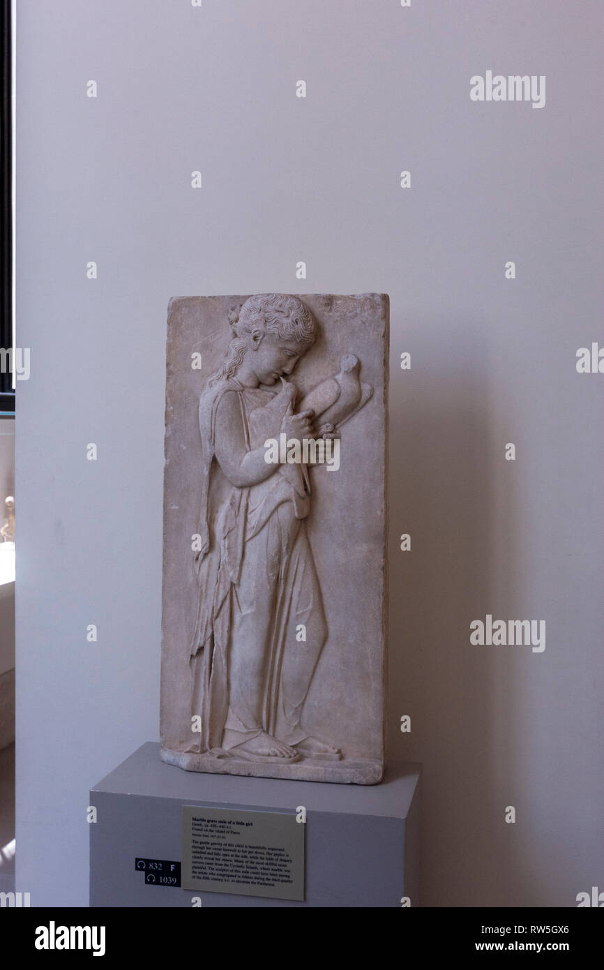 Stèle en marbre grec tombe d'une petite fille, le Metropolitan Museum of Art, Manhattan, New York USA Banque D'Images