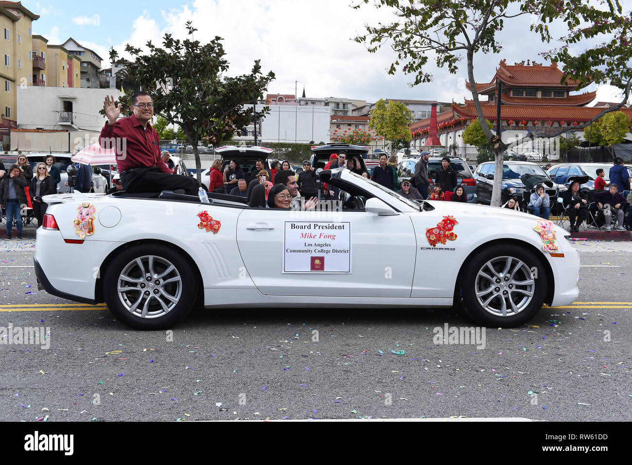 LOS ANGELES - le 9 février 2019 : Mike Fong LA Community College District Président dans la Los Angeles défilé du Nouvel An chinois. Banque D'Images