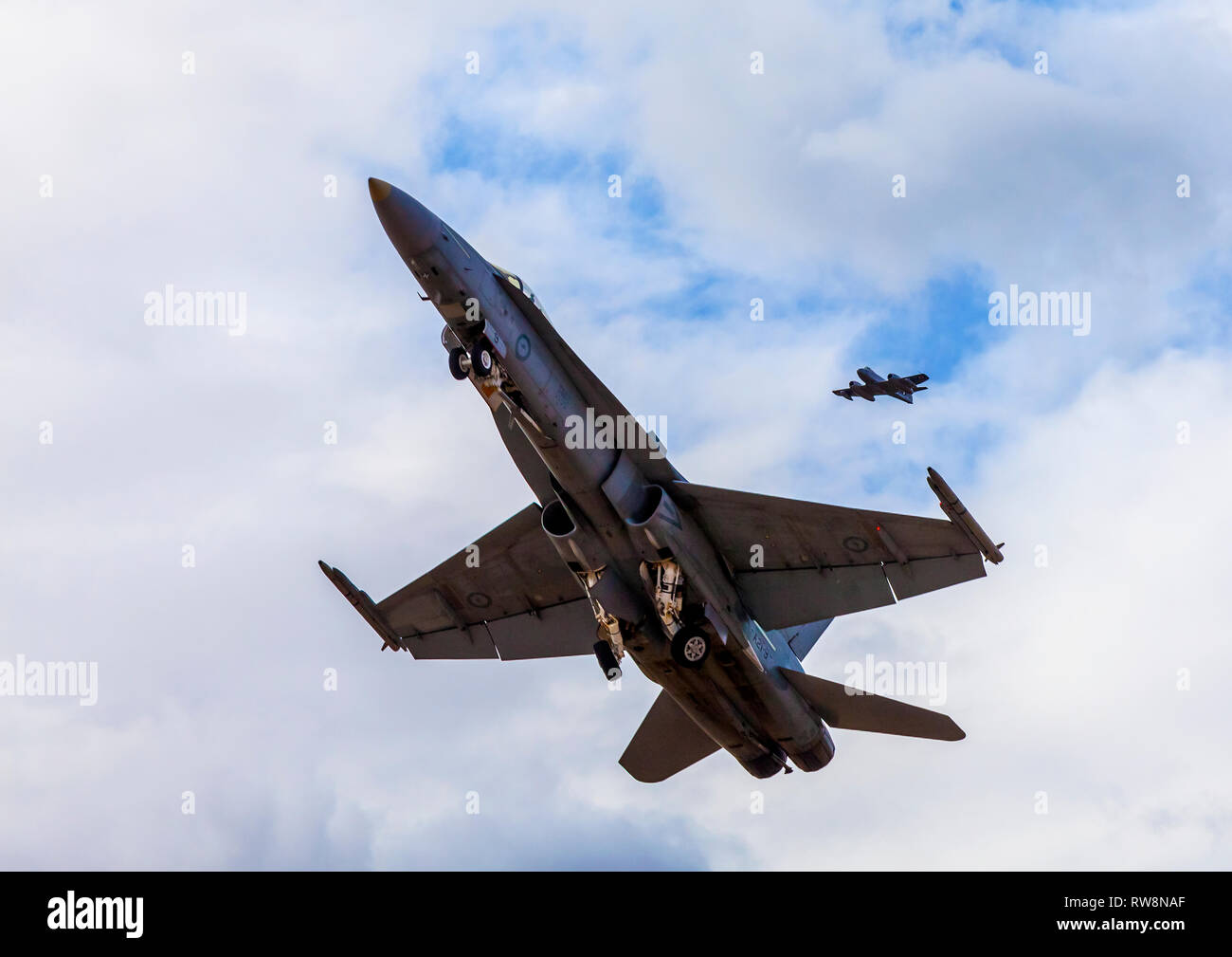 FA 18 Hornet avec Meteor à Musson Warbirds airshow Octobre 2018 Downunder Banque D'Images