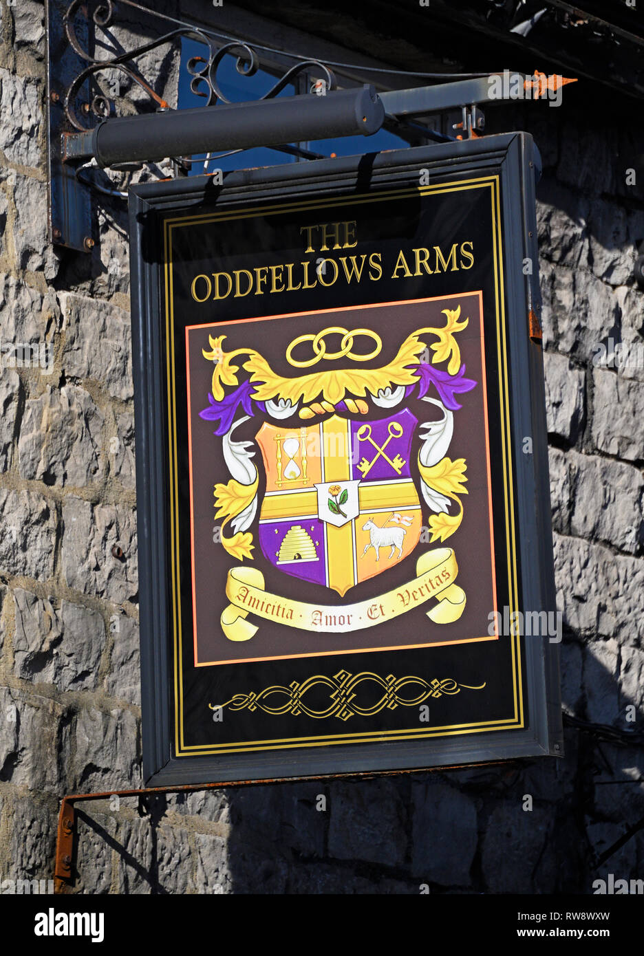 Inn signe. Les armes. Oddfellows Burneside Road, Kendal, Cumbria, Angleterre, Royaume-Uni, Europe. Banque D'Images