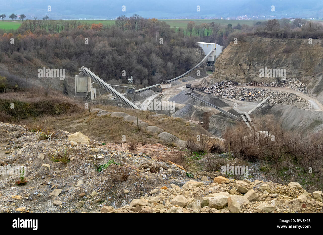 Heap gâter paysages à une usine de gravier dans le sud de l'Allemagne Banque D'Images