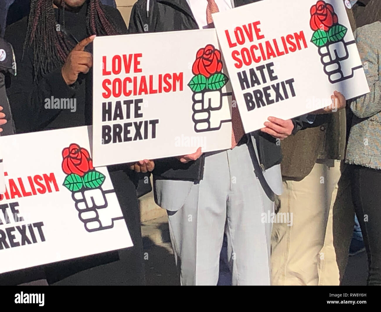 Un groupe de parlementaires travaillistes ont organisé une protestation anti-Brexit à Westminster. Banque D'Images