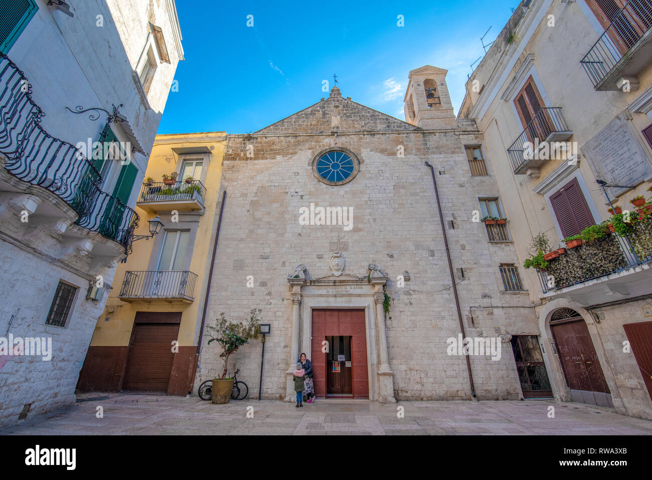 Bari, Pouilles, Italie - église catholique St. Anna (Chiesa Cattolica S. Anna) . Bari est la capitale de l'agglomération de la ville de Bari et de la région des Pouilles Banque D'Images