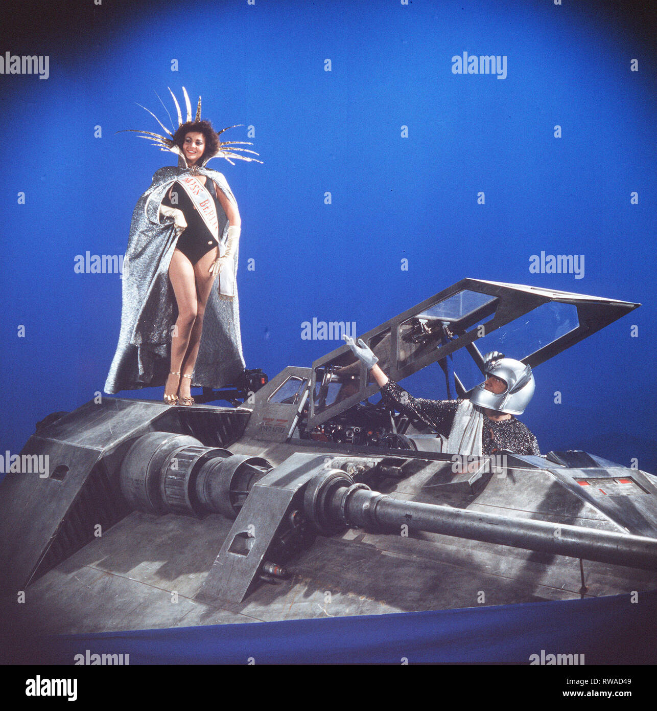 Discothèque Ilja Richter mit MONIKA SCHIERMANN (Mlle Berlin 1980) aus dem Sketch 'Utopia' 12/80 / Disco Banque D'Images