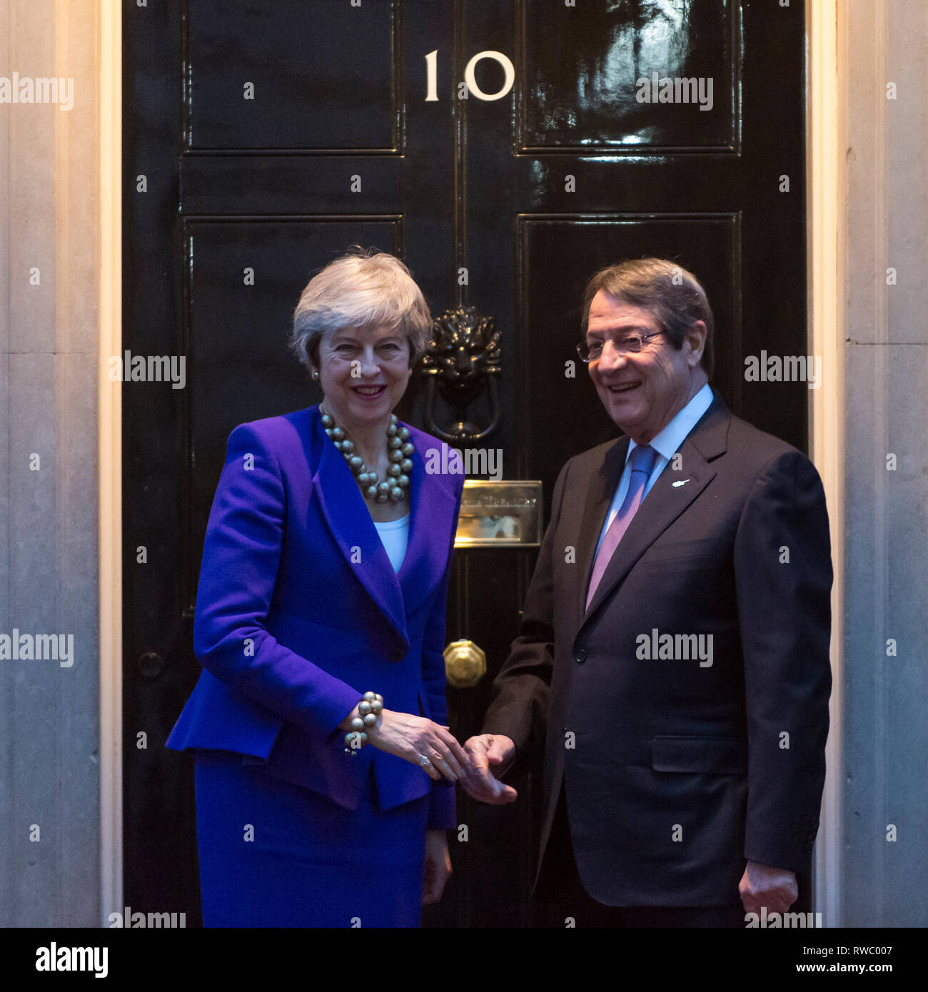 Londres, Royaume-Uni. 5 mars 2019. Theresa May, Premier Ministre, répond à Nicos Anastasiades, Président de Chypre, au numéro 10 Downing Street afin de discuter. Crédit : Stephen Chung / Alamy Live News Banque D'Images
