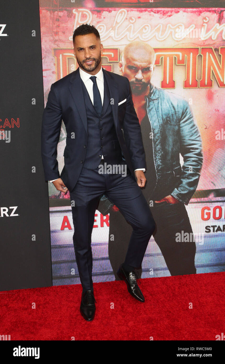LOS ANGELES, CA - 5 mars : Ricky Whittle, lors de la première de "l'American Gods STARZ' Saison 2 au théâtre à l'Ace Hotel à Los Angeles, Californie le 5 mars 2019. Credit : Faye Sadou/MediaPunch Banque D'Images