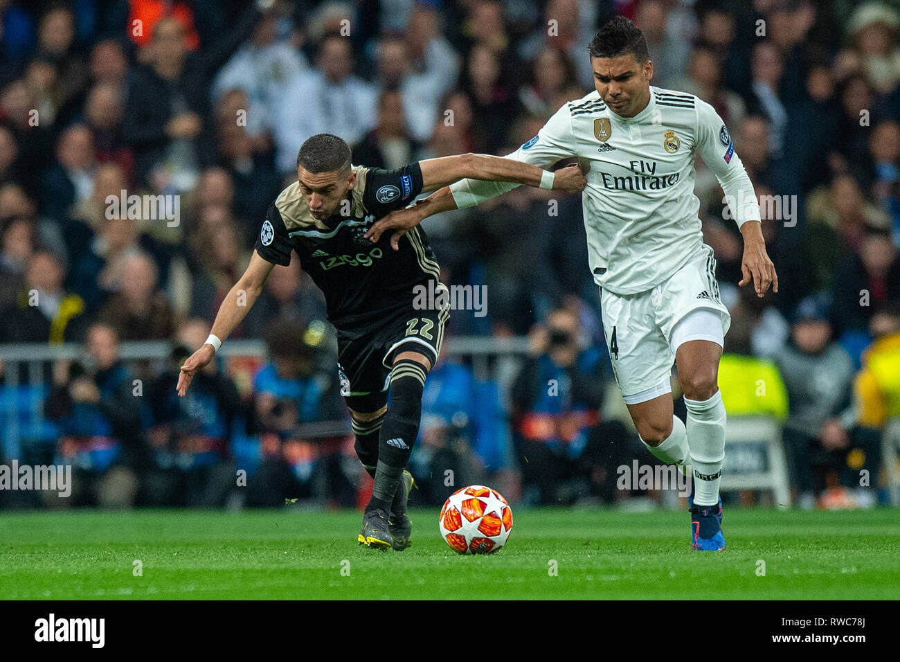 5 mars 2019 Madrid, Espagne real madrid football Ligue des Champions de l'AFC Ajax v Hakim 2018-2019 Ziyech d'Ajax, Casemiro du Real Madrid Banque D'Images