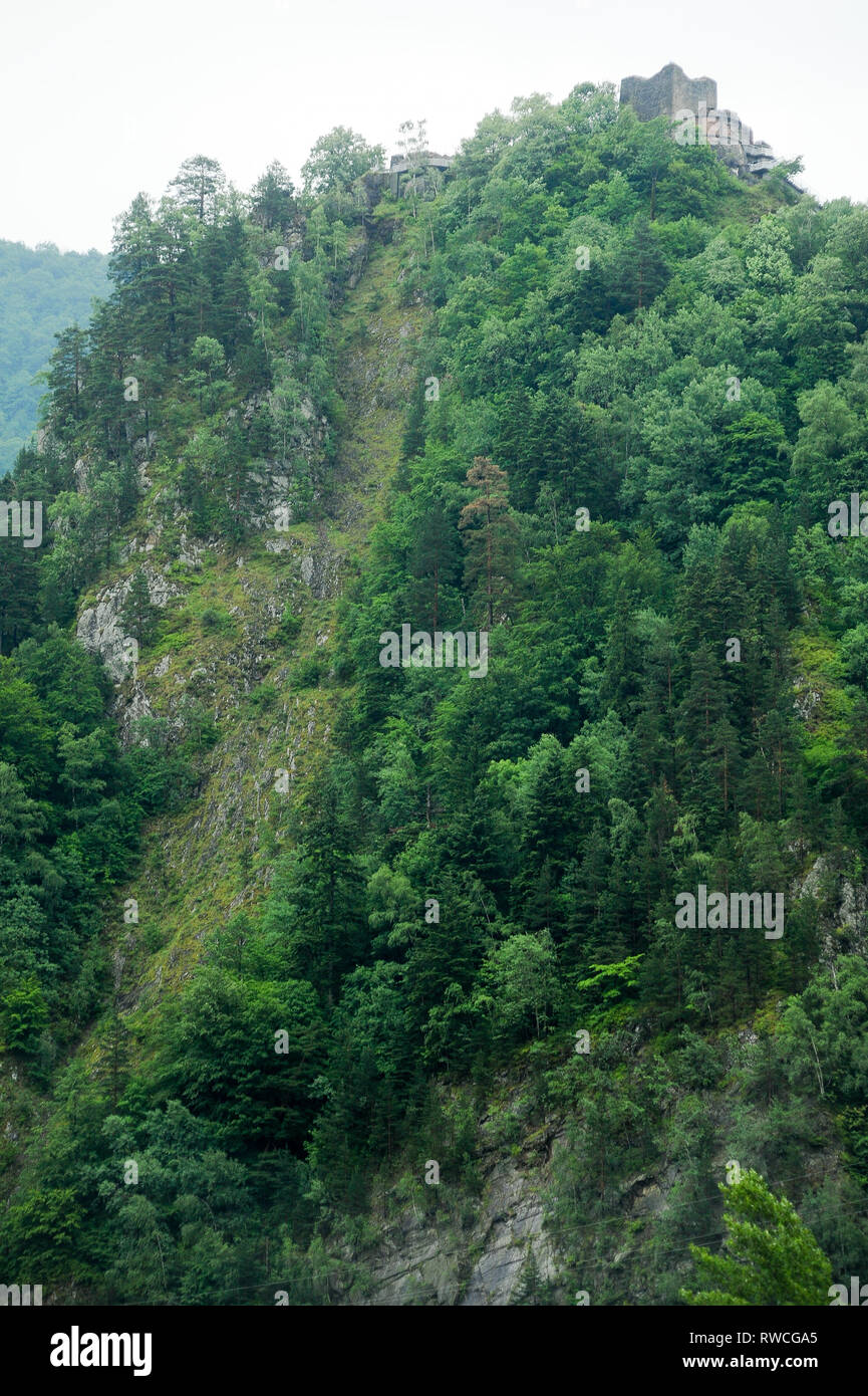 Cetatea gothique (Château Poenari Poenari) dans Poenari, Roumanie. 19 juillet 2009, construite en XIII siècle et reconstruit en XV siècle par Vlad l'Empaleur voivo Banque D'Images