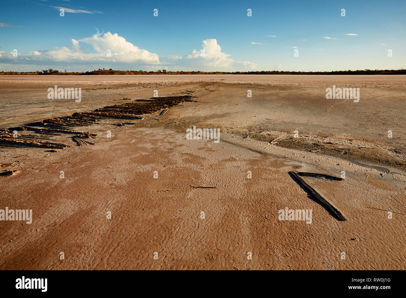 Ancienne ligne de chemin de fer qui utilisent au lac Cross Crosbie le transport du sel de la mine de sel à proximité. Banque D'Images