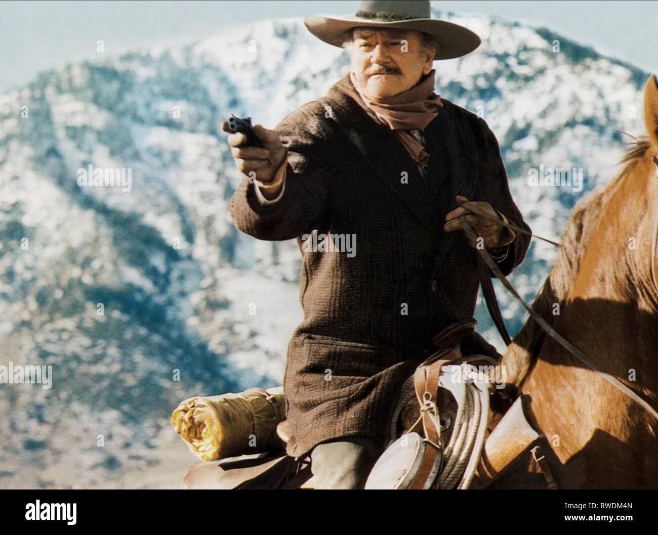 JOHN WAYNE, LE SHOOTIST, 1976 Banque D'Images