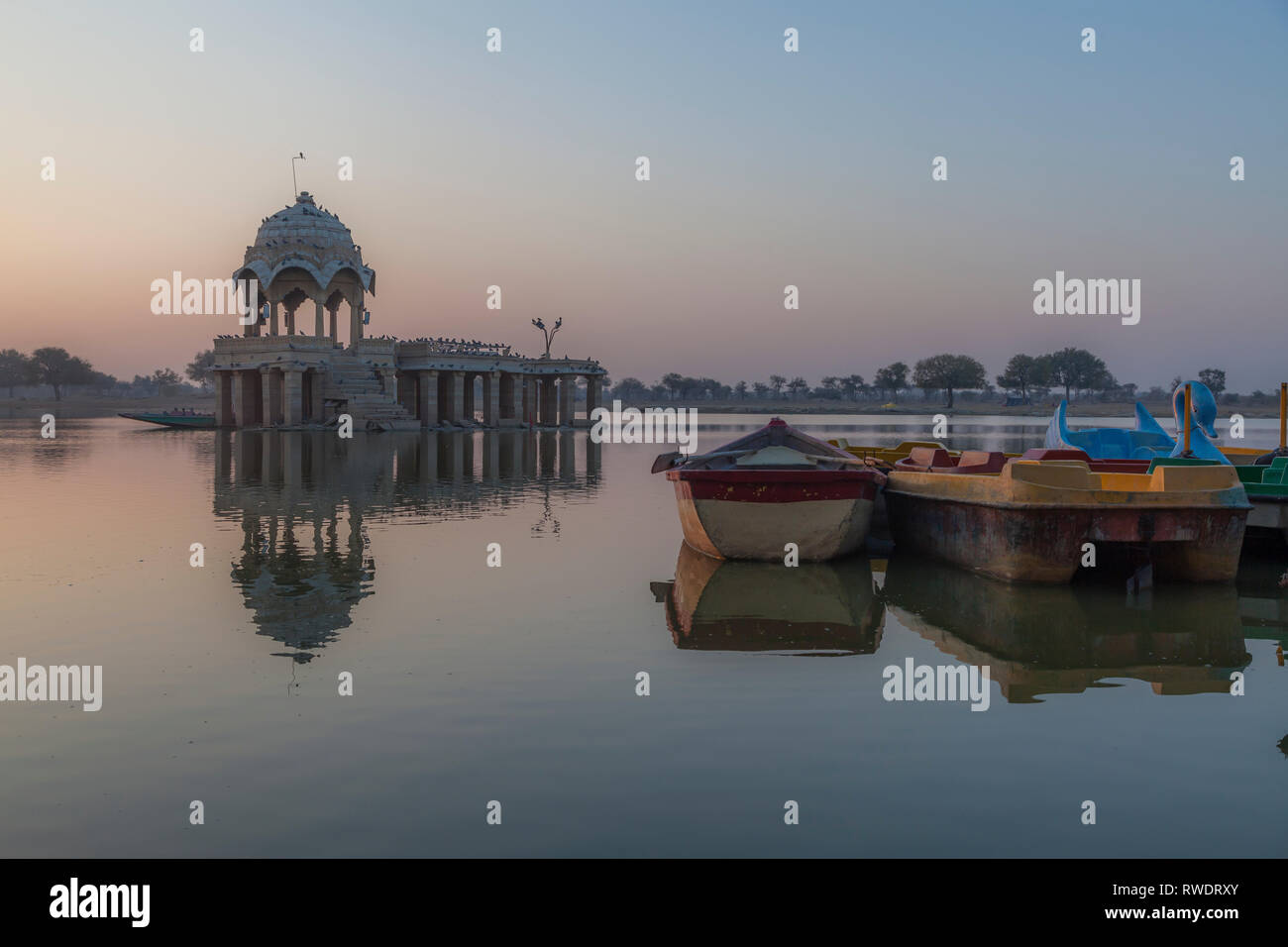 Gadisar Lake, Jaisalmer, Rajasthan, Inde, Asie Banque D'Images