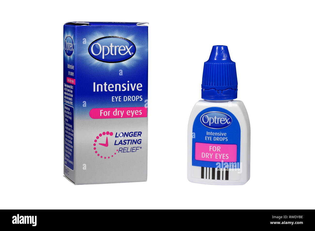 Une boîte de 10 ml / bouteille de gouttes oculaires intensifs Optrex pour Yeux secs isolé sur fond blanc Banque D'Images