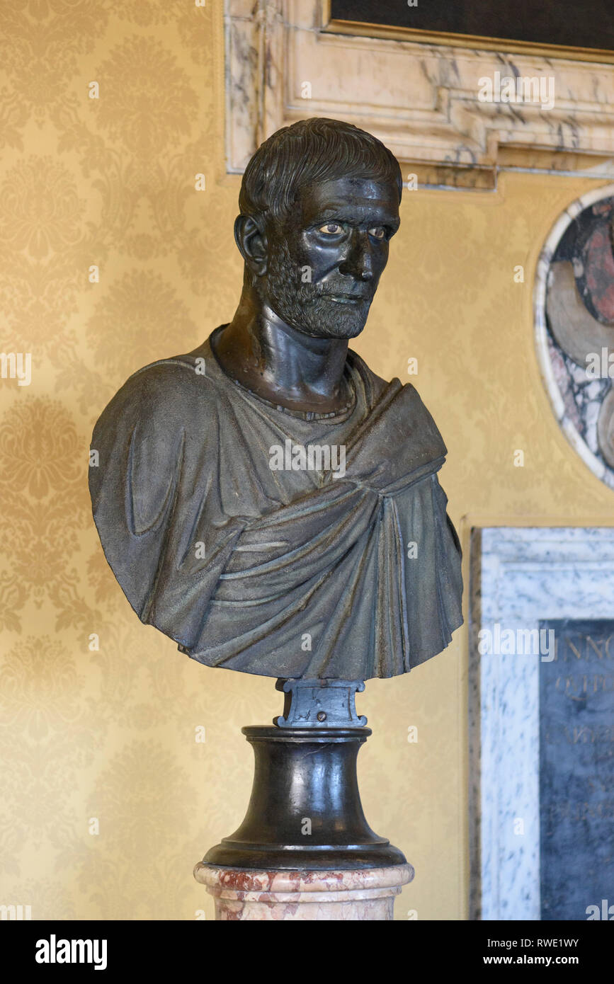 Rome. L'Italie. Brutus Capitolin, buste de Lucius Junius Brutus, premier consul de Rome (509 avant J.-C.). Bronze, 4ème-3ème siècle av. Les musées du Capitole, Hall o Banque D'Images