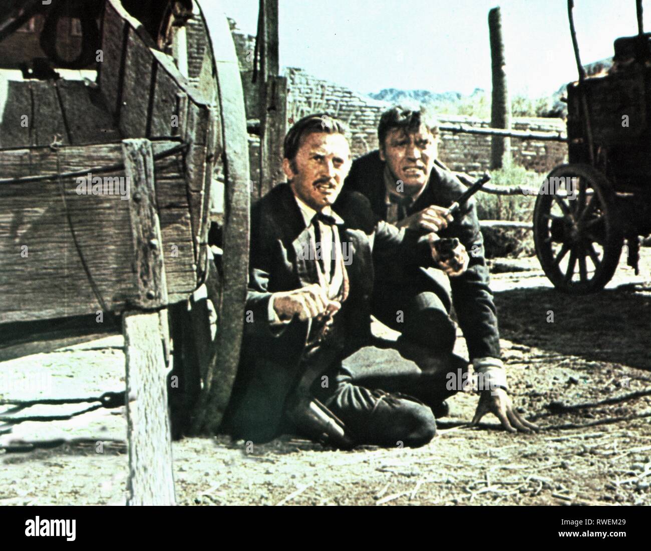 DOUGLAS,LANCASTER, GUNFIGHT À L'O.K. CORRAL, 1957 Banque D'Images