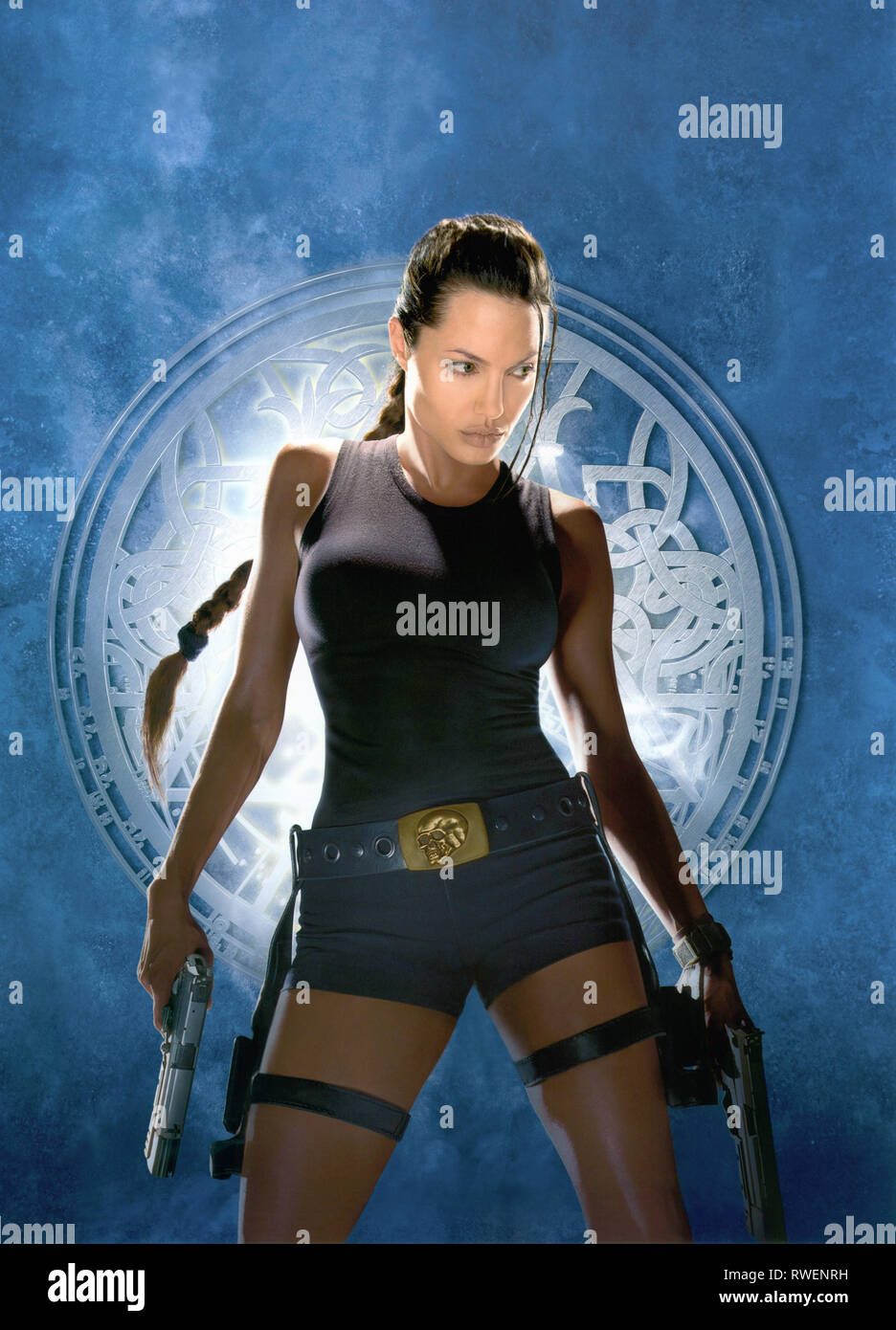 Tomb Raider 2001 Angelina Jolie Banque d'image et photos - Alamy